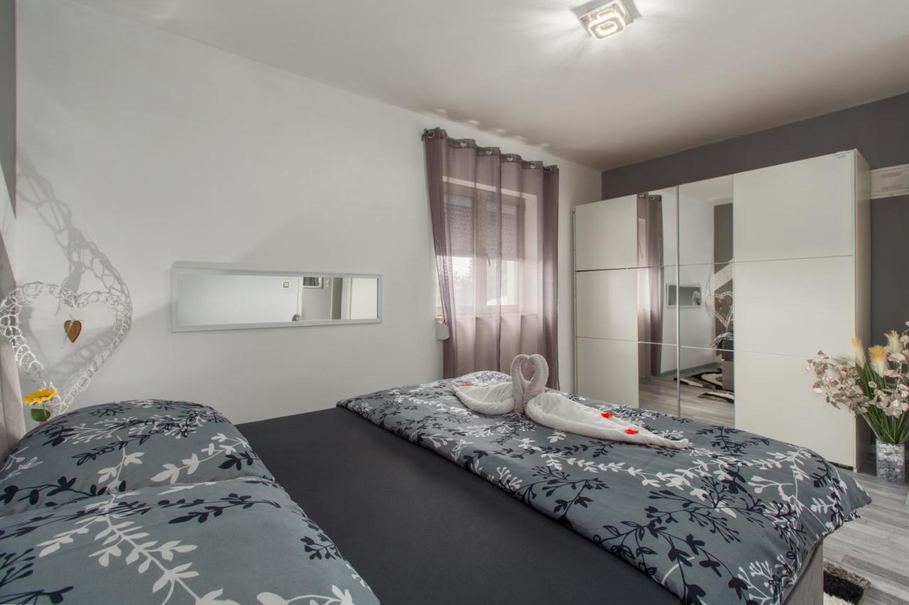 Apartment 50 Shades Of Grey Poreč Kültér fotó